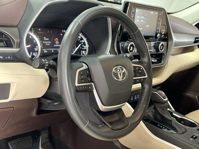 used 2022 Toyota Highlander car, priced at $34,500