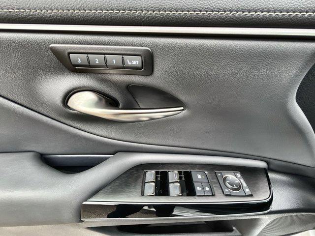 used 2025 Lexus ES 350 car, priced at $41,500