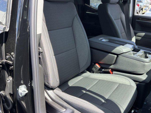 new 2025 GMC Sierra 1500 car, priced at $52,044