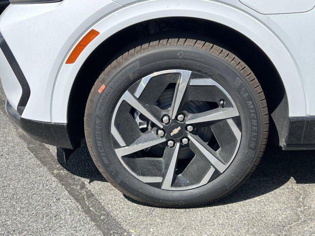 new 2025 Chevrolet Equinox EV car, priced at $42,090