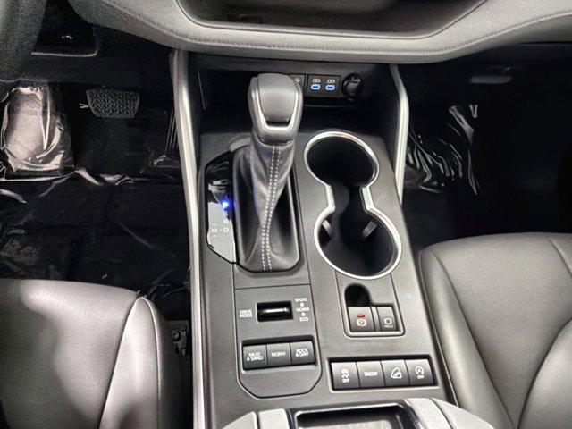 used 2022 Toyota Highlander car, priced at $37,500