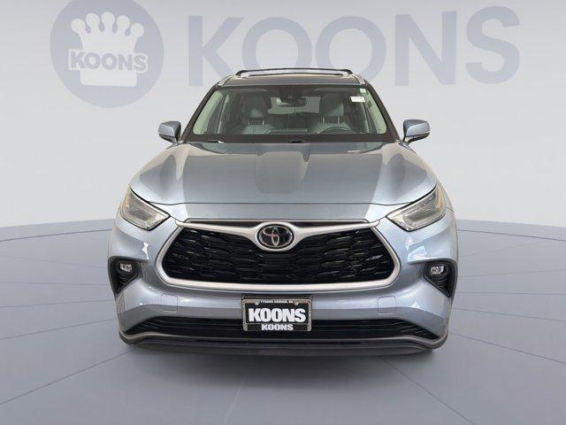 used 2022 Toyota Highlander car, priced at $37,500