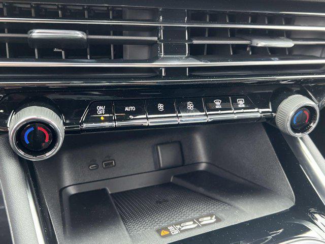new 2025 Chevrolet Traverse car, priced at $56,313