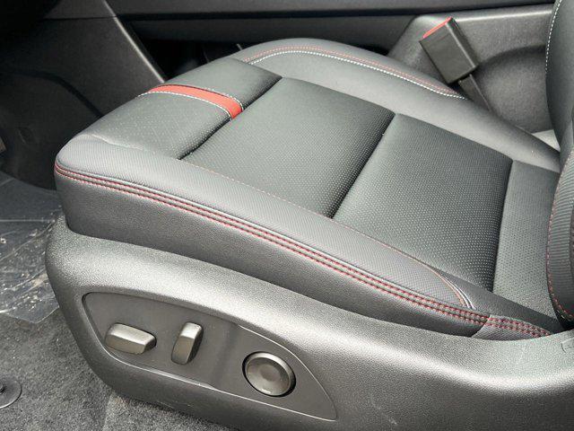new 2025 Chevrolet Traverse car, priced at $56,313