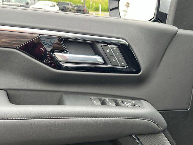 new 2025 Chevrolet Suburban car, priced at $76,229
