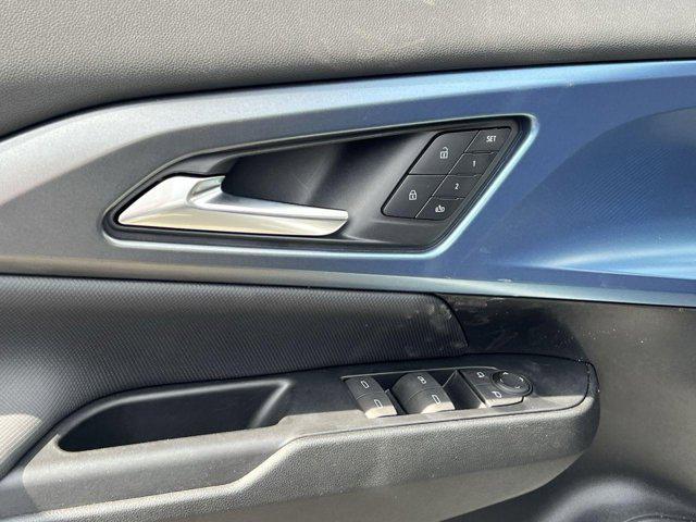 new 2025 Chevrolet Equinox EV car, priced at $42,090