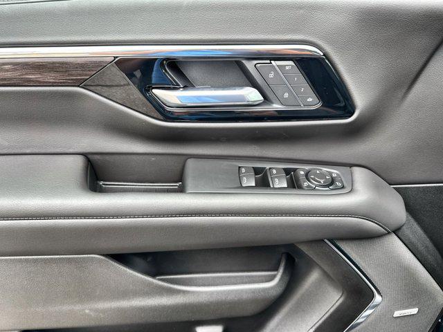 new 2025 Chevrolet Suburban car, priced at $75,088