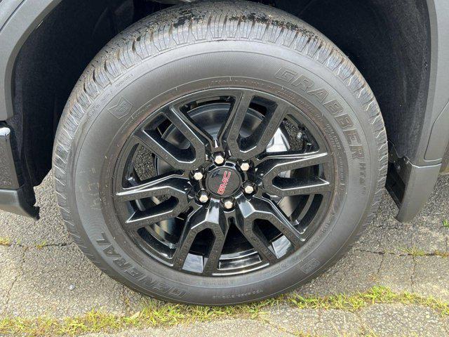 new 2025 GMC Sierra 1500 car, priced at $45,583