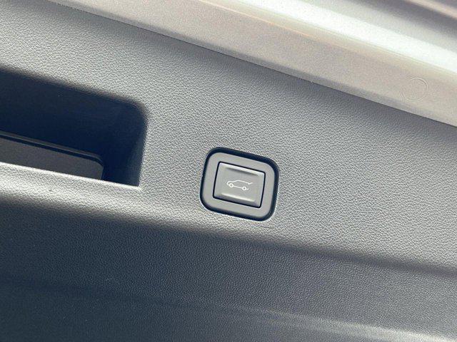 new 2025 GMC Acadia car, priced at $52,602