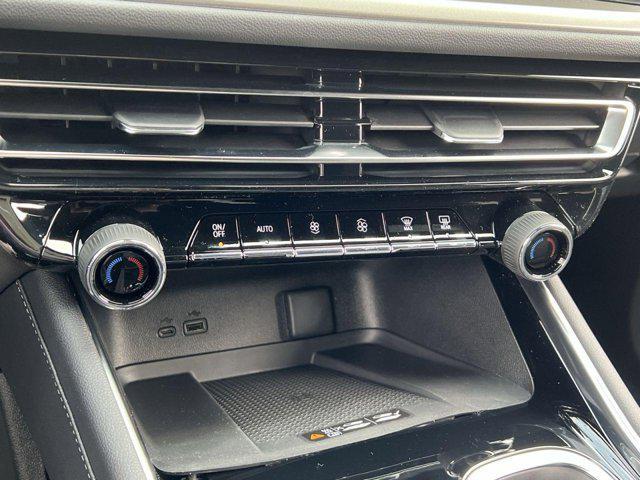 new 2025 Chevrolet Traverse car, priced at $41,295