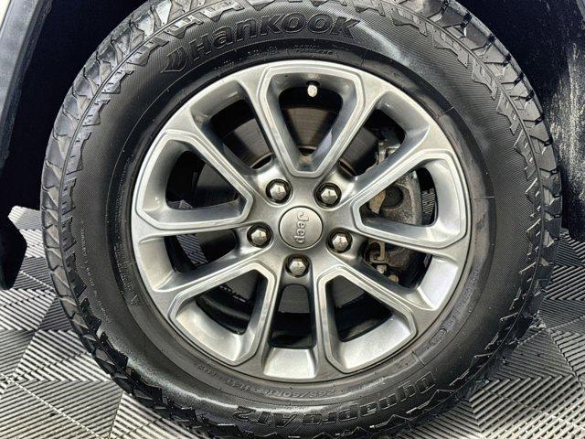 used 2016 Jeep Grand Cherokee car, priced at $16,000