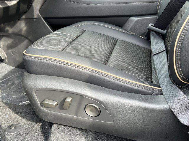 new 2025 Chevrolet Traverse car, priced at $54,295
