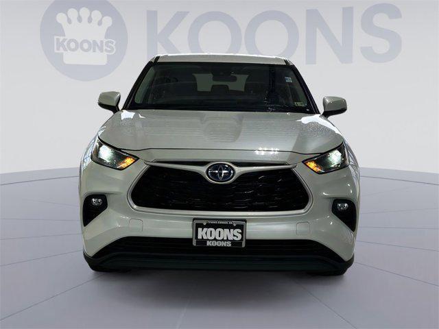 used 2023 Toyota Highlander Hybrid car, priced at $30,500