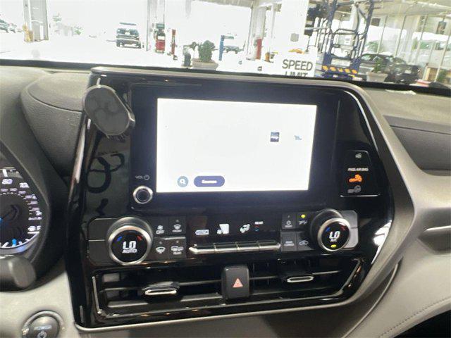 used 2023 Toyota Highlander Hybrid car, priced at $30,500