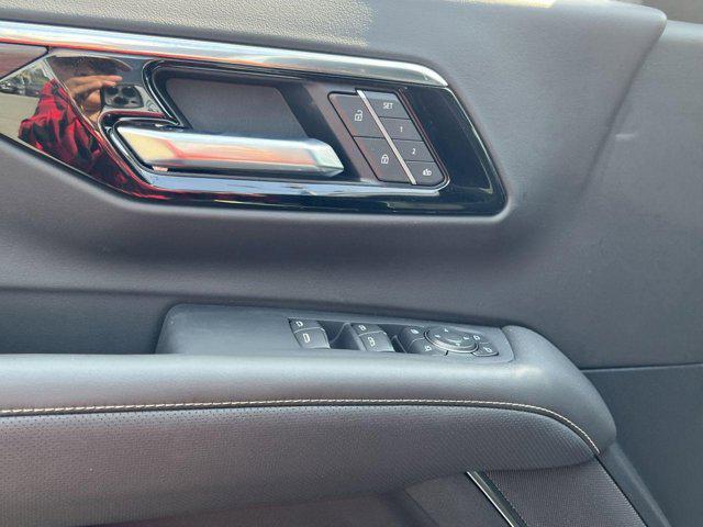 new 2025 Chevrolet Suburban car, priced at $78,500