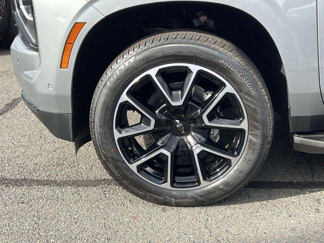 new 2025 Chevrolet Suburban car, priced at $78,625