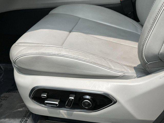 used 2022 Jeep Grand Cherokee car, priced at $34,500