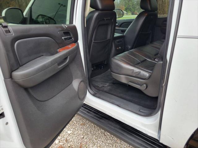 used 2011 Chevrolet Suburban car, priced at $9,400