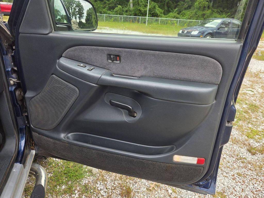 used 2002 Chevrolet Silverado 1500 car, priced at $3,900
