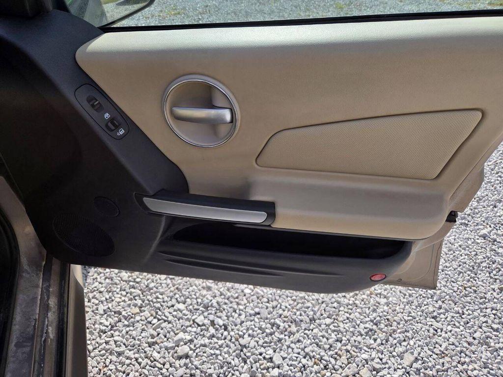 used 2006 Pontiac Grand Prix car, priced at $5,400