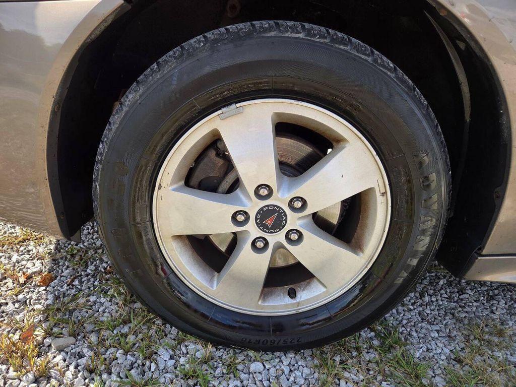 used 2006 Pontiac Grand Prix car, priced at $5,400