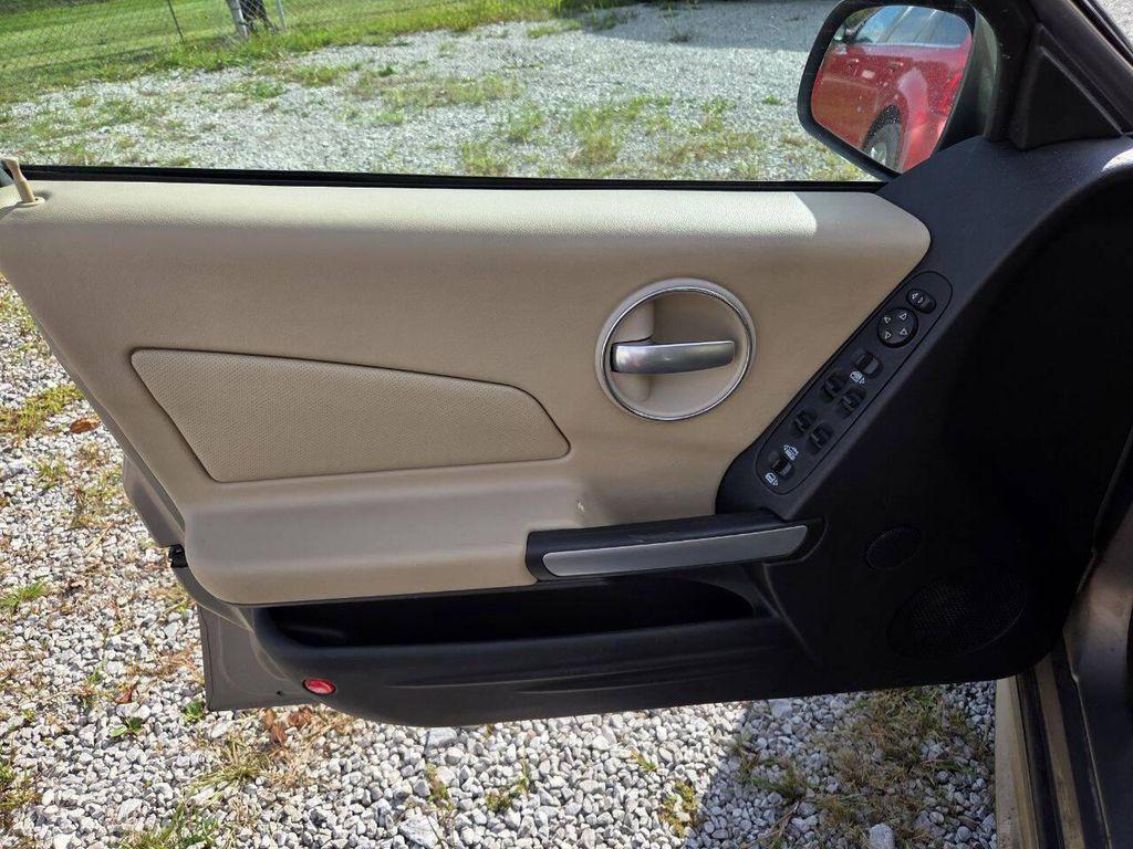 used 2006 Pontiac Grand Prix car, priced at $5,400