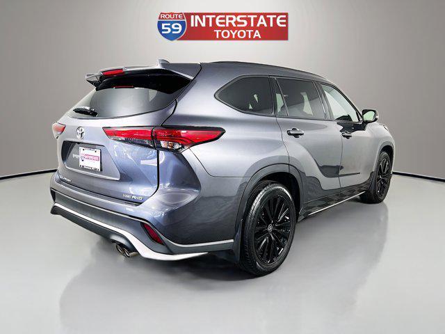 used 2023 Toyota Highlander car, priced at $42,847