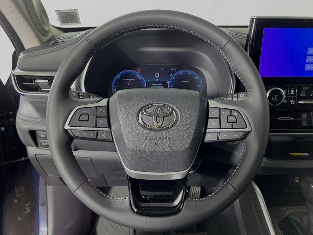 used 2025 Toyota Highlander Hybrid car, priced at $54,920