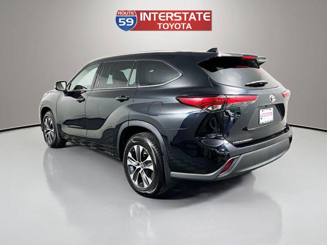 used 2021 Toyota Highlander car, priced at $31,841