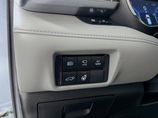used 2023 Toyota Highlander Hybrid car, priced at $47,885