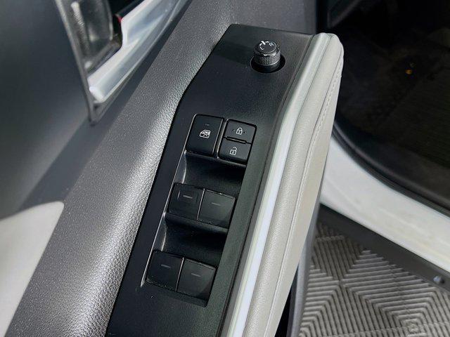 used 2022 Toyota Highlander car, priced at $35,822