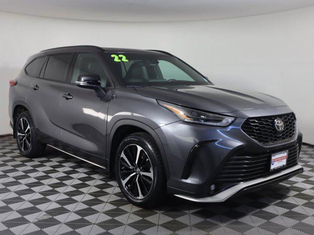 used 2022 Toyota Highlander car, priced at $40,754