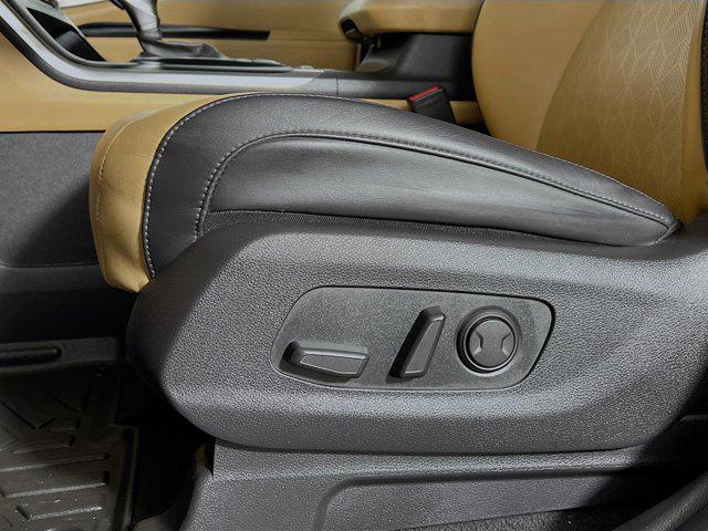 used 2023 Kia Carnival car, priced at $24,644