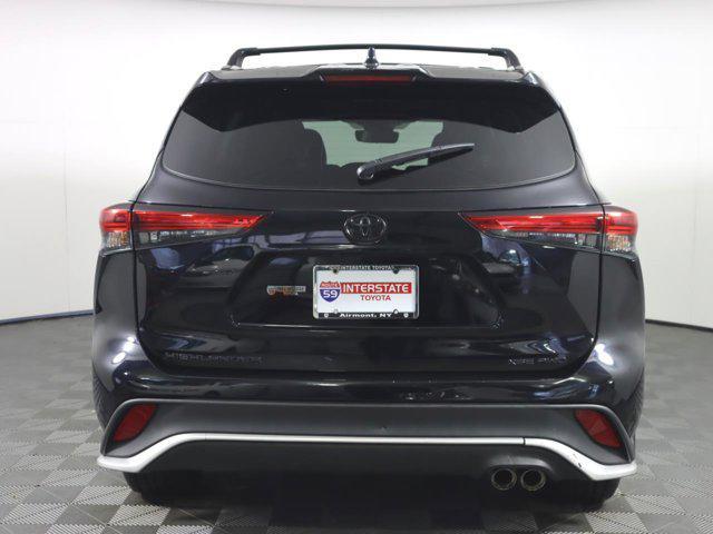 used 2022 Toyota Highlander car, priced at $38,954