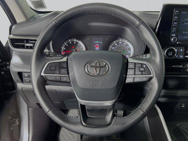 used 2022 Toyota Highlander car, priced at $35,951