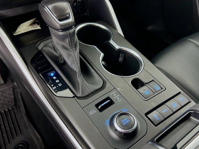 used 2022 Toyota Highlander car, priced at $38,508