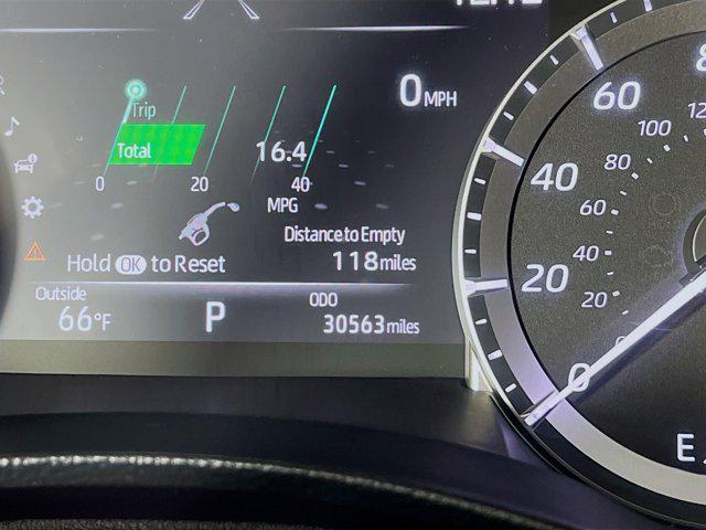used 2022 Toyota Highlander car, priced at $38,508