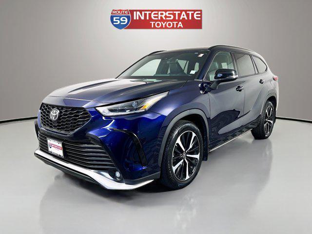 used 2022 Toyota Highlander car, priced at $38,508