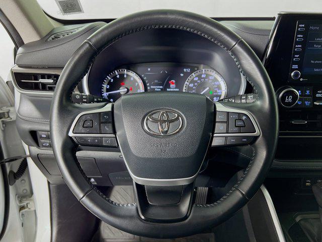 used 2022 Toyota Highlander car, priced at $39,929