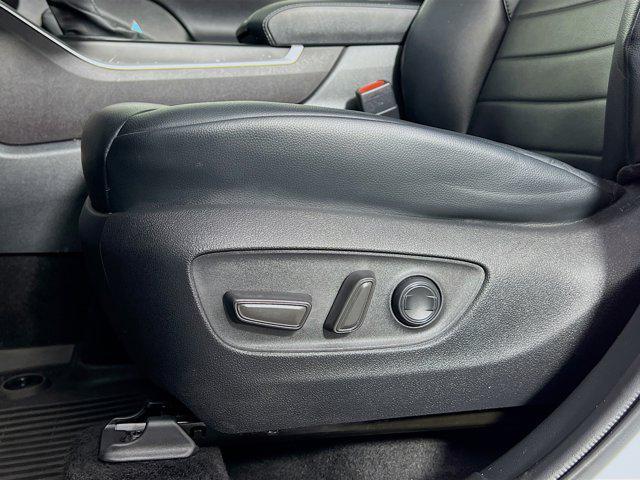 used 2022 Toyota Highlander car, priced at $39,929