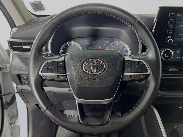 used 2022 Toyota Highlander car, priced at $39,921