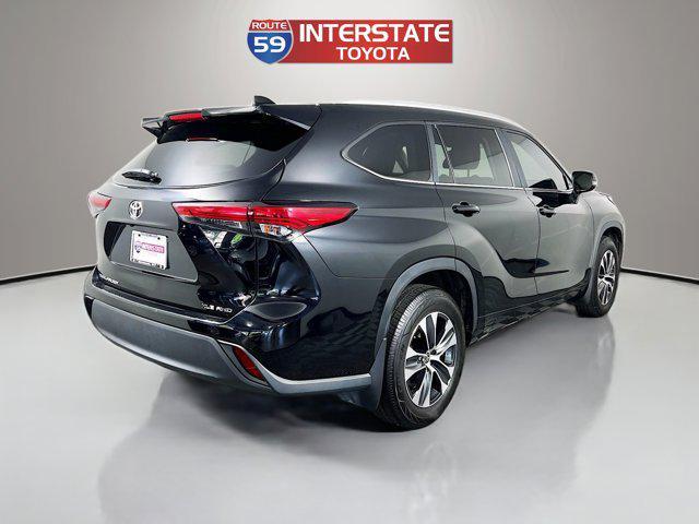 used 2023 Toyota Highlander car, priced at $38,441