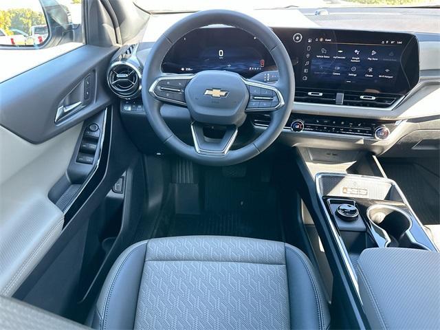 new 2026 Chevrolet Equinox car, priced at $32,005