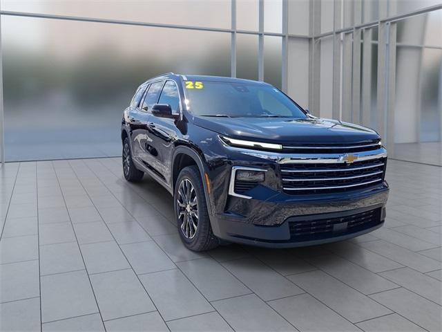 new 2025 Chevrolet Traverse car, priced at $43,957