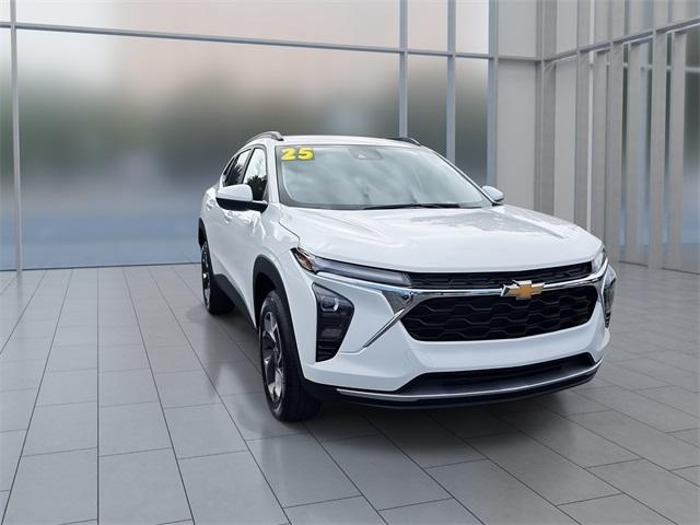 new 2025 Chevrolet Trax car, priced at $24,528