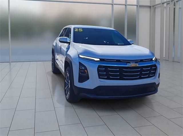 new 2025 Chevrolet Equinox car, priced at $29,695