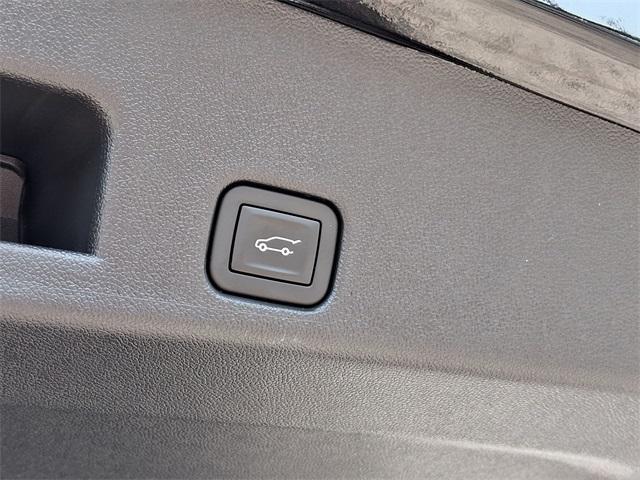 new 2025 Chevrolet Traverse car, priced at $56,023