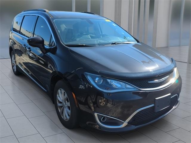 used 2017 Chrysler Pacifica car, priced at $7,877