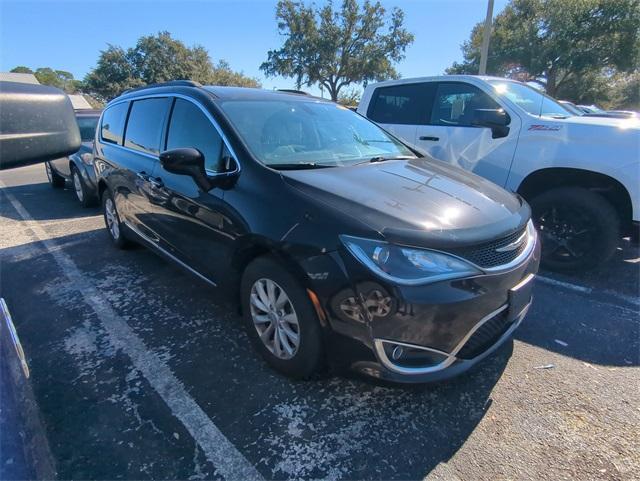 used 2017 Chrysler Pacifica car, priced at $7,877