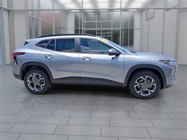 new 2025 Chevrolet Trax car, priced at $23,956